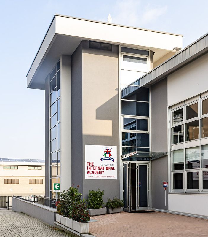 Il Liceo quadriennale internazionale di Acof fa da modello per le altre scuole