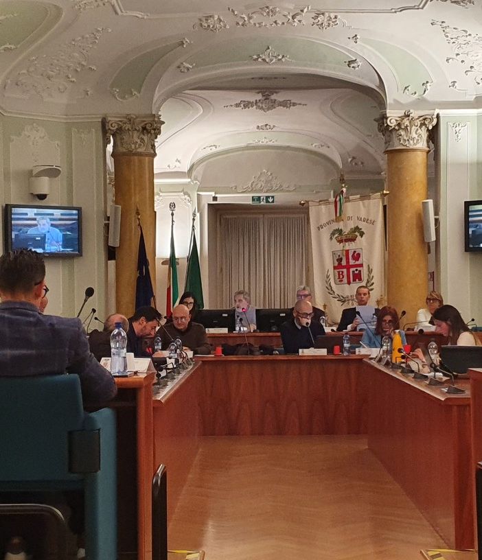 Provincia, l’opposizione non sgambetta Magrini ma punge: «Noi responsabili, ma nessuno obbliga a fare i consiglieri»