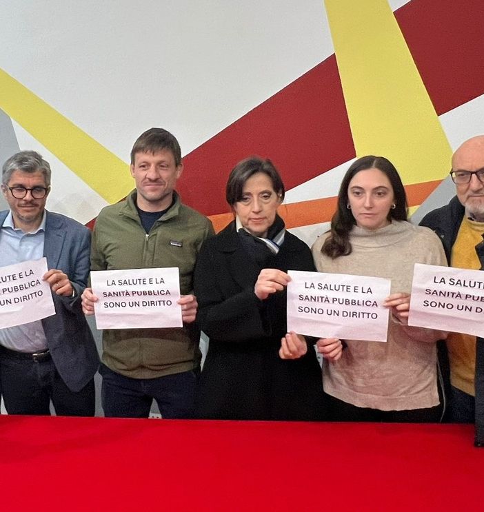 I partecipanti alla conferenza stampa del minoranze di centrosinistra