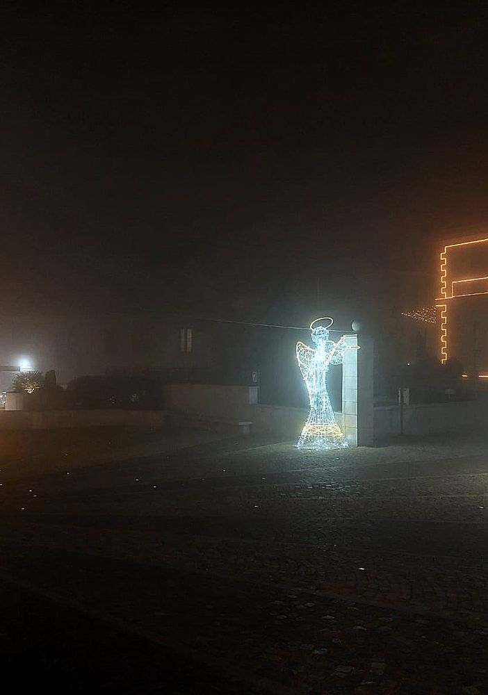 VIDEO. Gorla Maggiore accende il Natale: le luci battono la nebbia e ogni oscurità