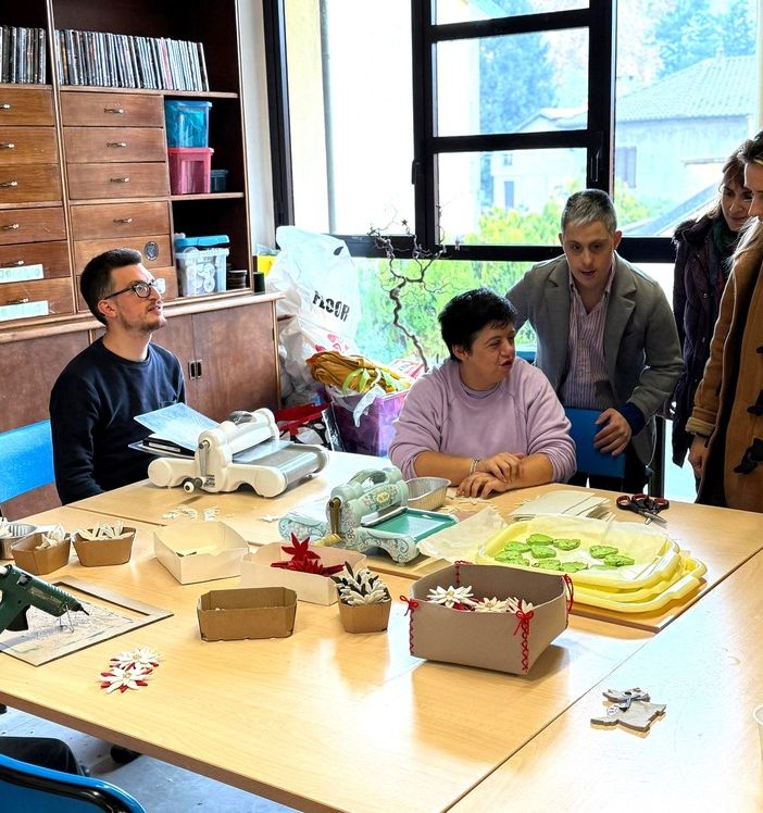 Gorla Minore, l’assessore regionale Caruso visita “Gruppo Amicizia”: «Realtà straordinaria»