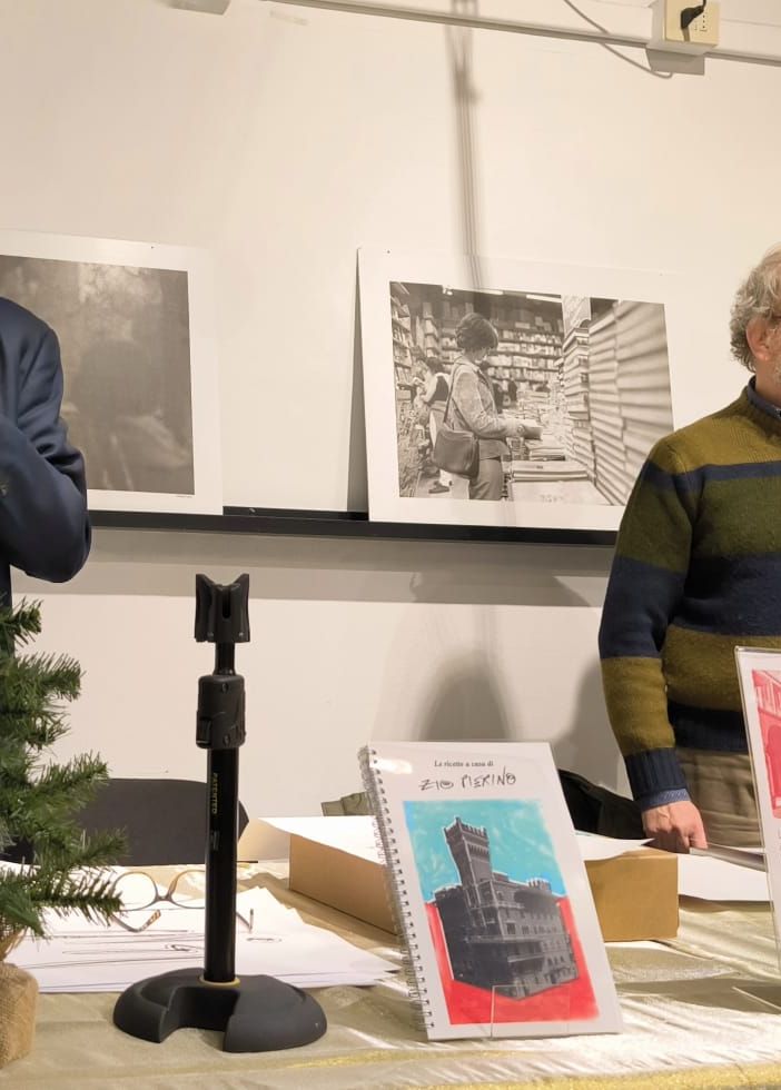 Il pittore Giorgio Vicentini e l'editore del libro Beniamino Bordoni