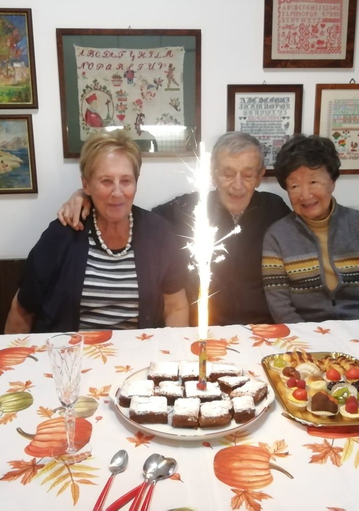 Graziella e Luigi Giavini durante una festa in famiglia