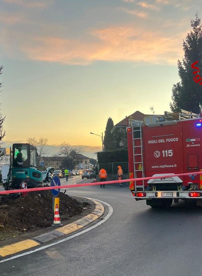 Fuga di gas a Samarate, nella notte guasto riparato. Rientrano a casa 16 famiglie sfollate