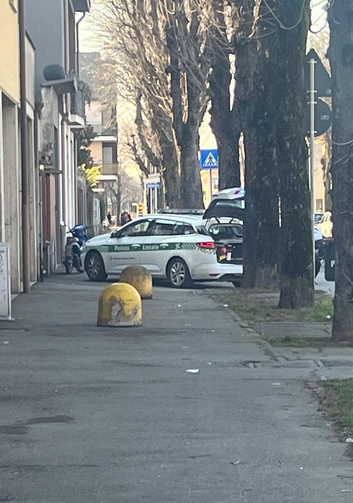 La polizia locale sul posto