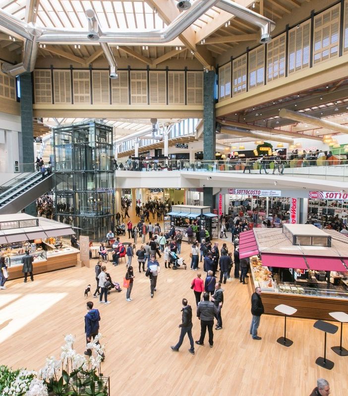 Maxi furto al centro commerciale di Arese: tre romeni arrestati con 3.000 euro di merce rubata