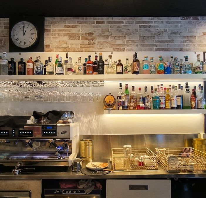 Il nuovo codice della strada spaventa e fa bere meno nei locali di Busto. Avanti anche la &quot;wine bag&quot; e i cocktail analcolici