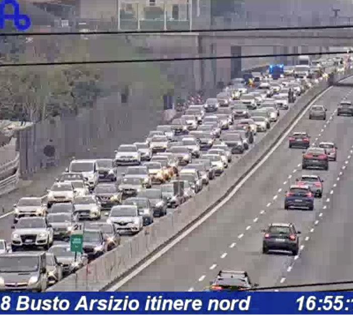 Le code in Autolaghi viste dalle webcam di Autostrade per l'Italia