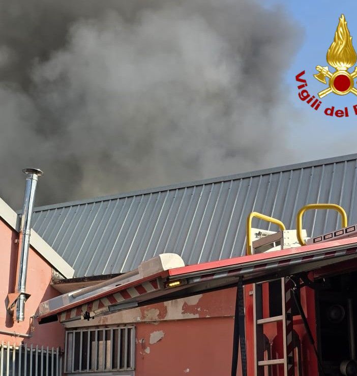 Incendio nella ditta di Gorla Minore, un mese dopo la conferma: «Nessuna conseguenza negativa sull'aria»