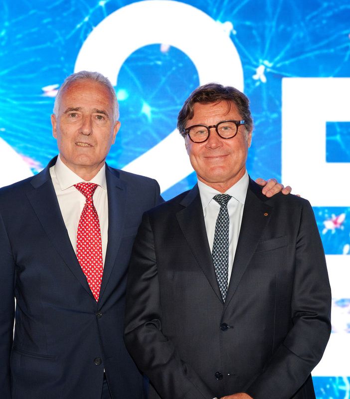 Luigi Galdabini nuovo presidente di Confindustria Varese con il suo predecessore Roberto Grassi