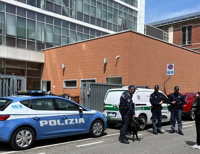 Controlli nelle scuole di Gallarate: scovato hashish grazie al fiuto di Zorro