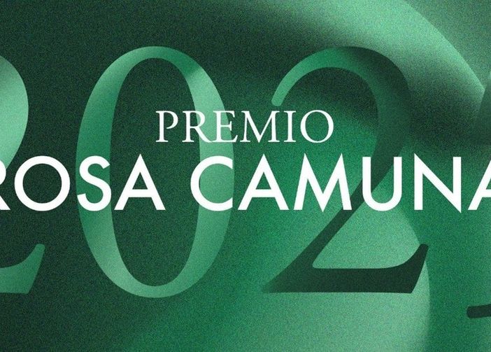 Consegnati i Premi Rosa Camuna 2025 tra emozioni, storie di vita ed eccellenza lombarda