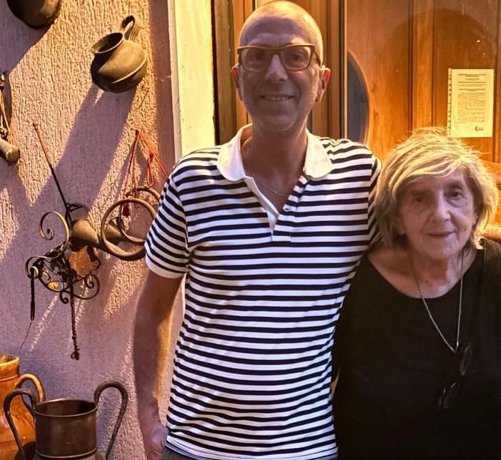 Luca Vergani con la mamma, Armida Raimondi, che oggi festeggia 80 anni