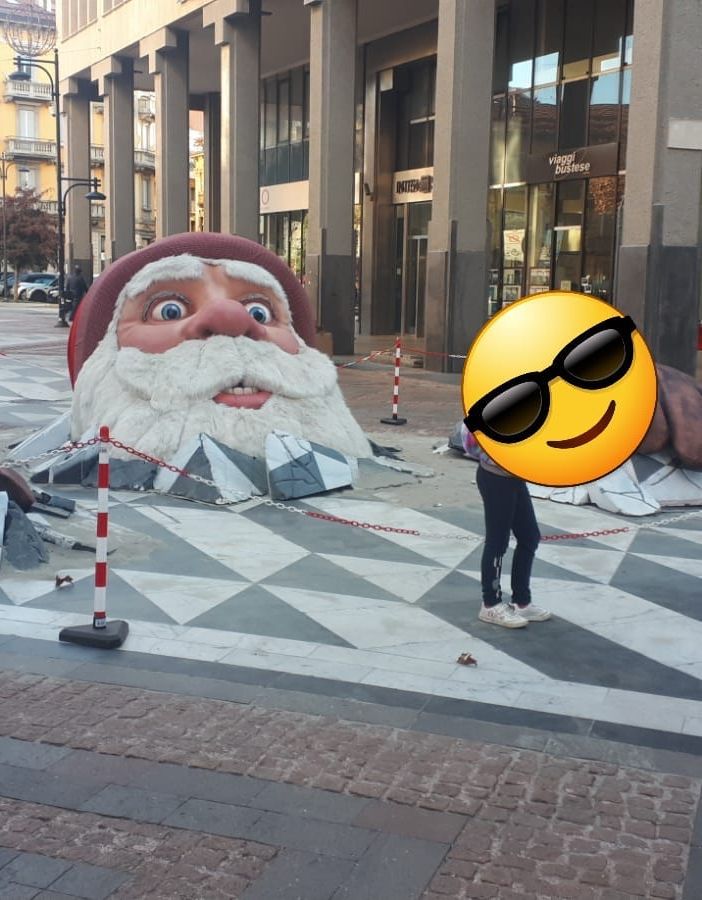 Rimesso a posto il Babbo Natale. La parola alle telecamere