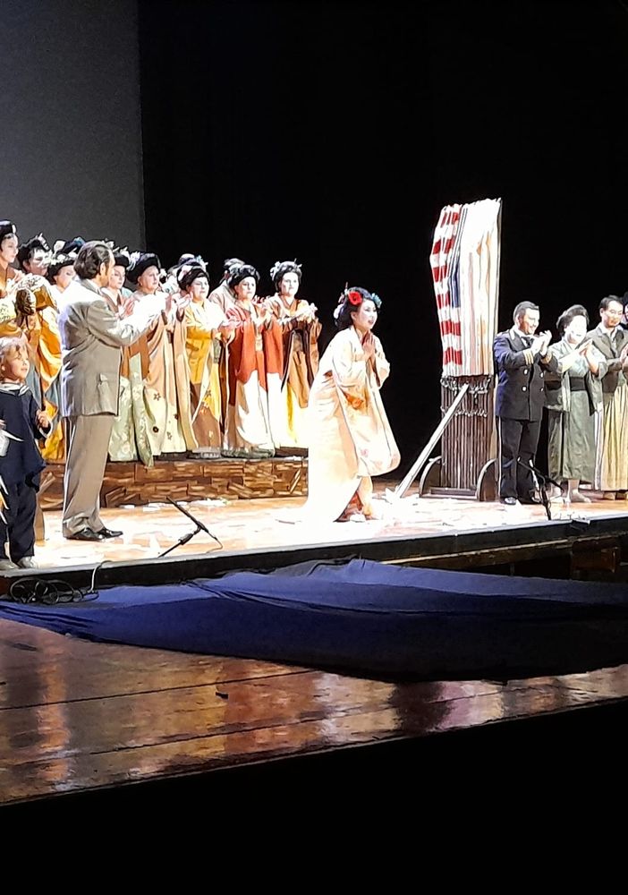 Madama Butterfly riempie il Teatro Sociale, raccoglie applausi scroscianti e conquista (quasi) tutti