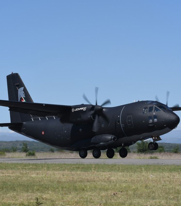 Leonardo: firmato contratto per il C-27J alla forza aerea dell’Azerbaijan