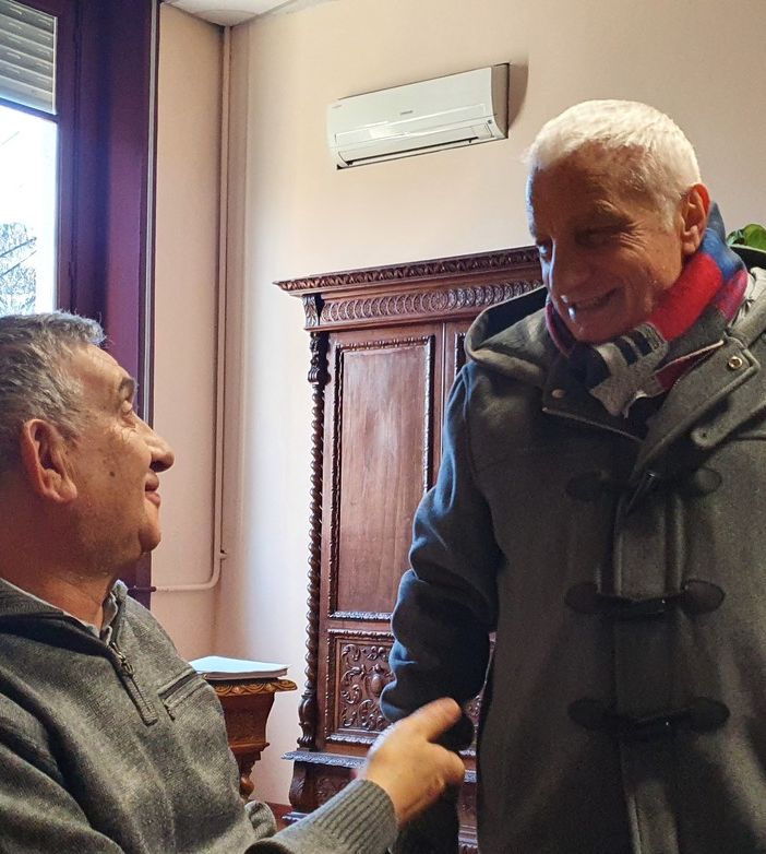 L'assessore Cislaghi (a sinistra) e il sindacalista Liguori