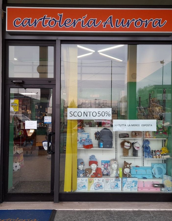 La cartoleria edicola Aurora. Attività nata nel 1957, dal 2004 gestita da Pierpaolo Gorletta