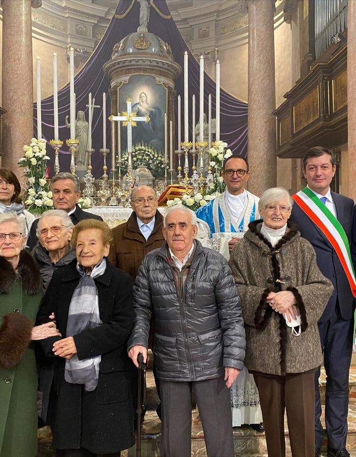 Gorla Maggiore festeggia i suoi novantenni: «Momento che unisce la comunità e riconoscimento alla saggezza»