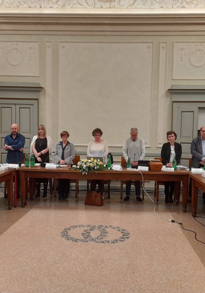 Il minuto di raccoglimento in ricordo di Mirella Cerini