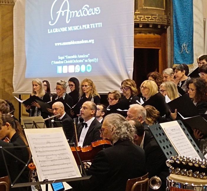 “30 giorni per donare”: il progetto di Amadeus e Fondazione Comunitaria del Varesotto celebra la bellezza e la diversità musicale globale