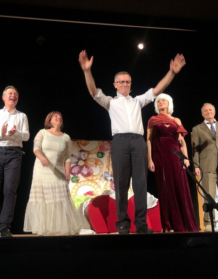 Applaudito sul palcoscenico del Manzoni “Il padre della sposa” con I DiVin Attori