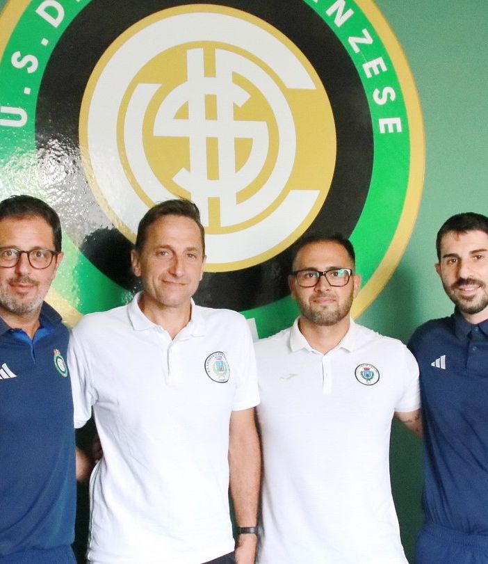 Foto Aldo Massarutto (U.S.D. Castellanzese 1921). Da sinistra: il Responsabile tecnico di Galassia Neroverde Salvatore Realmuto, il Vice Presidente dell'F.C. Lonate Ceppino Claudio Roscelli, il Ds Alessandro Alfieri e il Collaboratore tecnico di Galassia Neroverde Luca Guidomandri