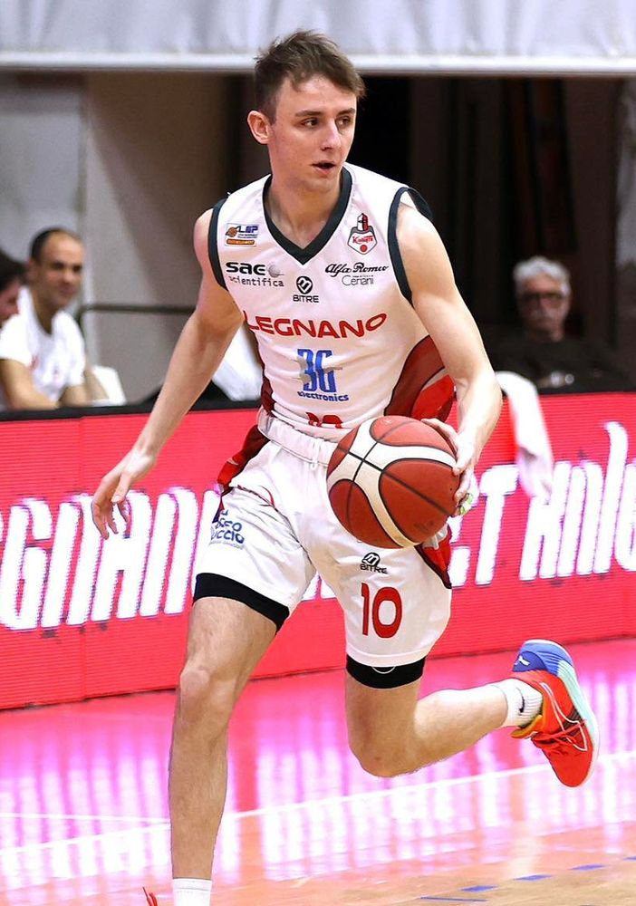 VIDEOINTERVISTA. Il baby playmaker Ferrario e il rientro dall'infortunio: «Momenti non facili, ma amo troppo questo sport e questa squadra»