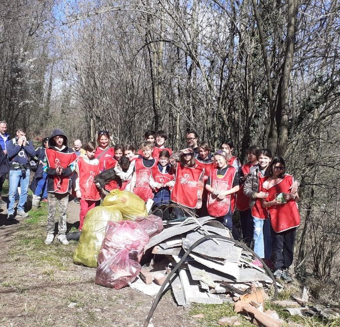 “Scuola in natura”: una mattina a pulire i boschi con la Lipu per gli studenti della scuola Makula
