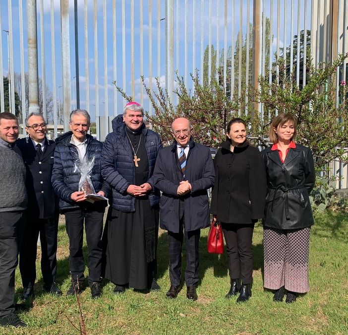Pasqua di liberazione in carcere a Busto Arsizio