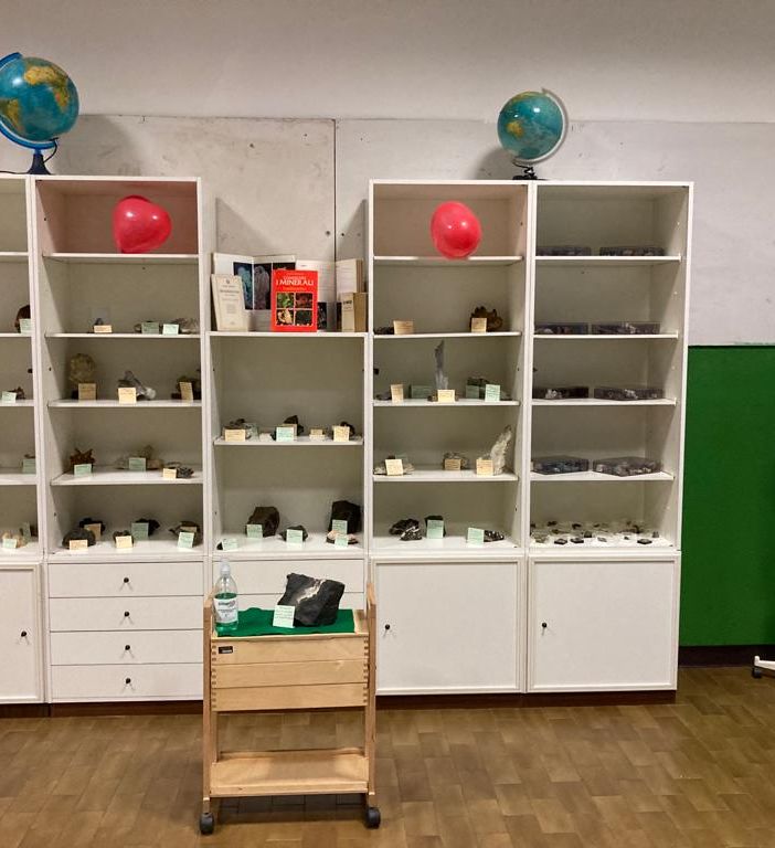 700 minerali a scuola: Castellanza inaugura l'aula-museo “Gianfelice Storni”