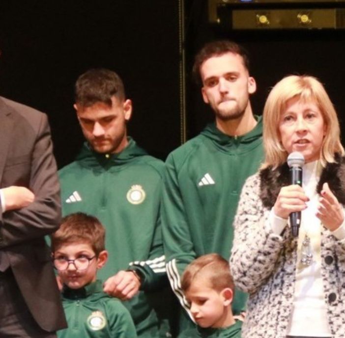 Foto: nella foto il Sindaco Mirella Cerini assieme al Presidente della Castellanzese 1921 Alberto Affetti in occasione della &quot;Neroverde Christmas Show&quot; del dicembre 2023
