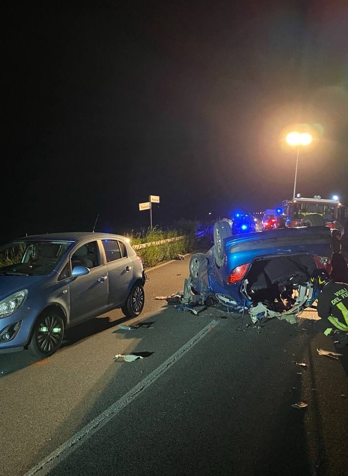 Le immagini dello scontro a Rancio Valcuvia inoltrate dai vigili del fuoco