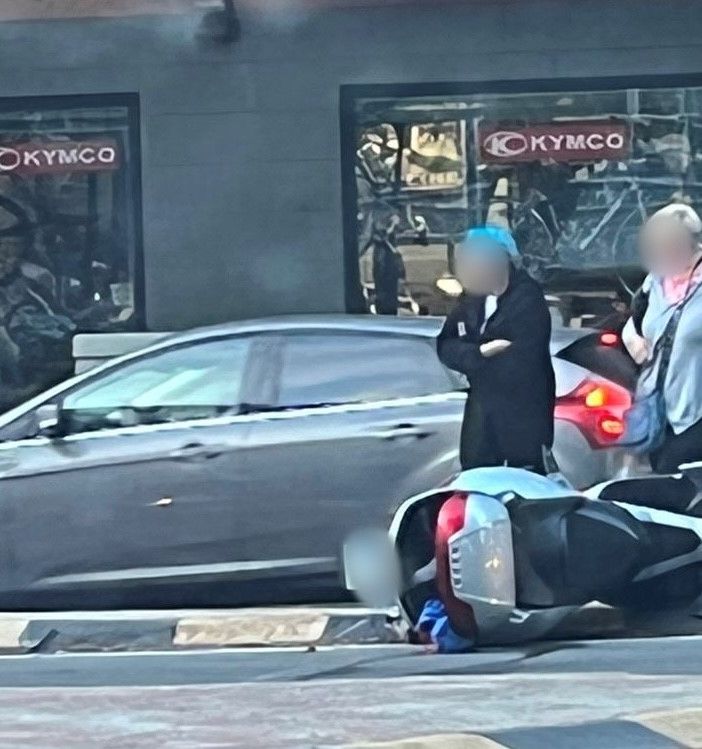 Altro incidente a Busto: scontro tra un’auto e una moto in viale Cadorna