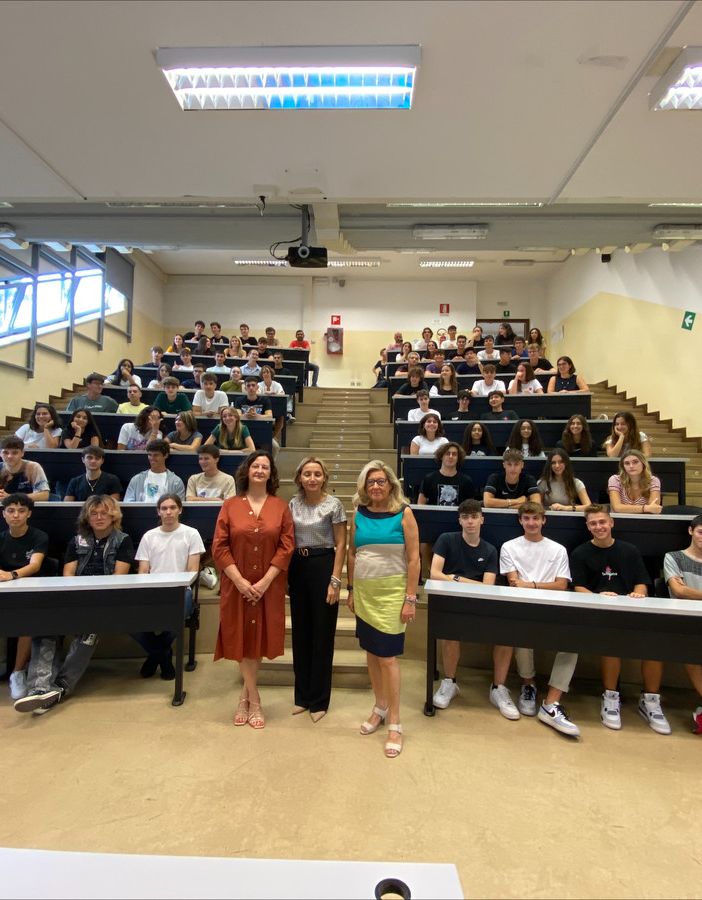 «Scegliete voi stessi tutti i giorni». Il liceo scientifico accoglie i suoi ragazzi, un pensiero speciale a chi frequenterà per l'ultimo anno