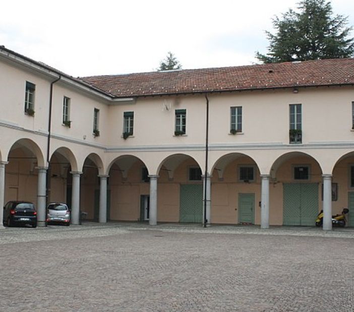 La corte di palazzo Broletto