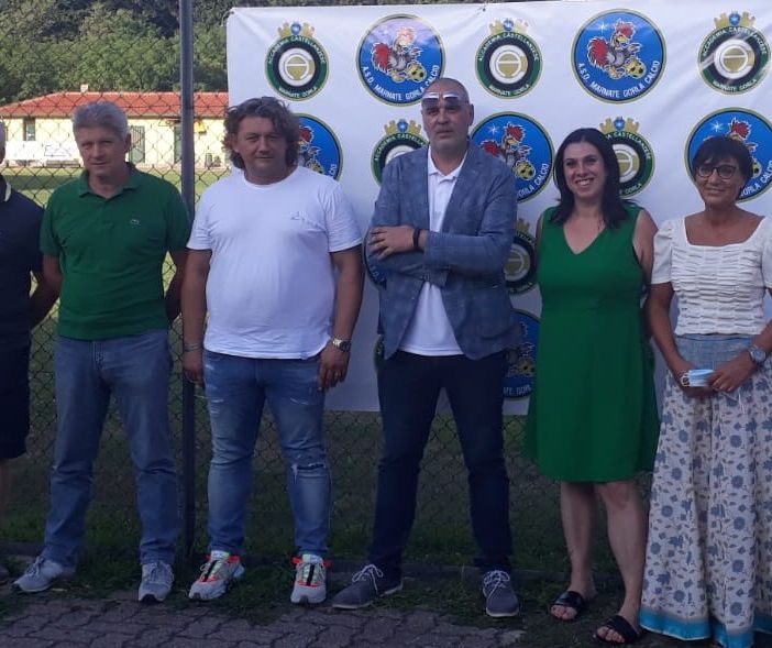 La presentazione dell'Asd Marnate Gorla Calcio. Sotto: il presidente Gussoni con il sindaco di Marnate Elisabetta Galli