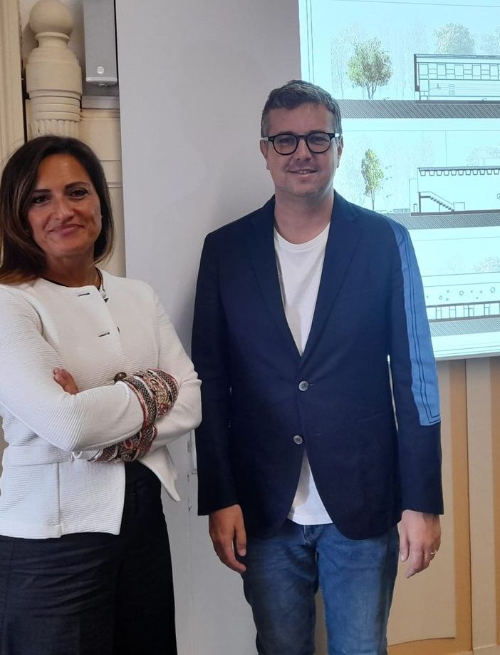 L'assessore Mazzetti e il sindaco Cassani in sala Commissioni - Palazzo Borghi