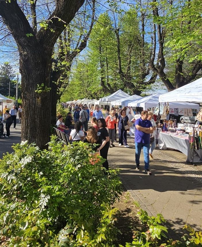 Mercatino di primavera in viale Rimembranze: buona (anche) la seconda