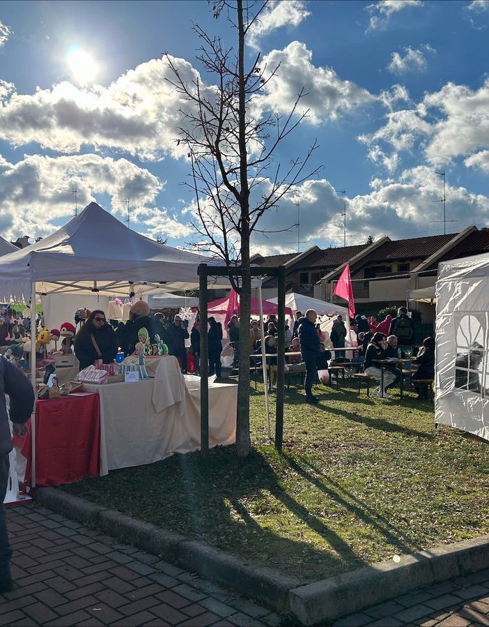 VIDEO. L'inno alla solidarietà del mercatino di Natale di Gorla Minore