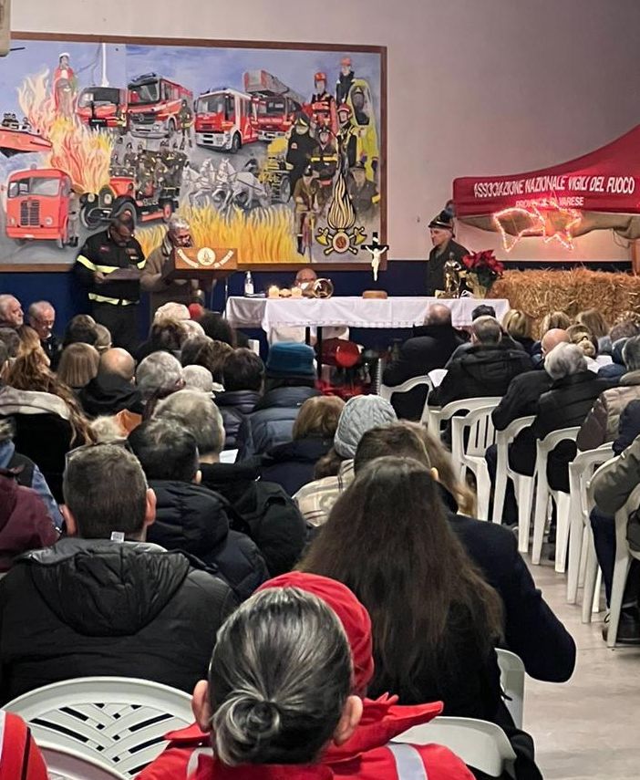 La messa di Natale dei vigili del fuoco come 30 anni fa