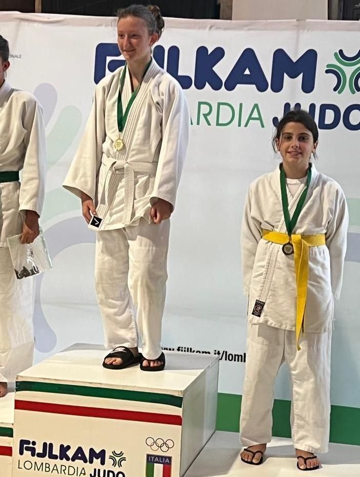 Matilde Montani sul primo gradino del podio. Sotto, le premiazioni di Sagunti e Gallazzi