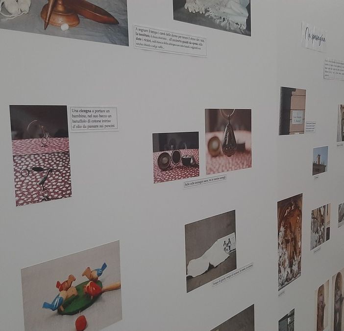 Dona un sorriso: la mostra fotografica “Passi, voci, sguardi” crea un ponte tra generazioni