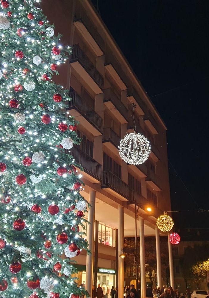 La giunta &quot;accende&quot; il Natale a Busto con 130mila euro