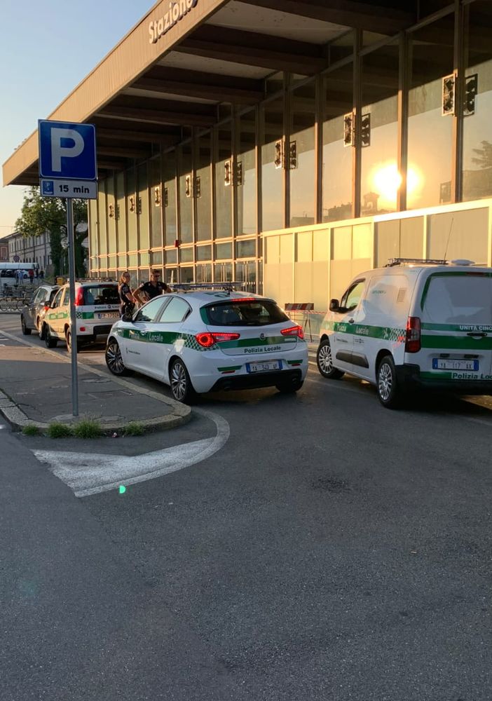 Stazioni sicure, controlli serrati a Gallarate, beccato con cannabis un abusivo di via Torino 8