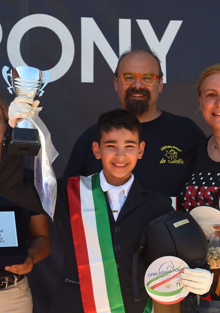 Coppa, coccarda e fascione per Lorenzo Landoni e il suo pony