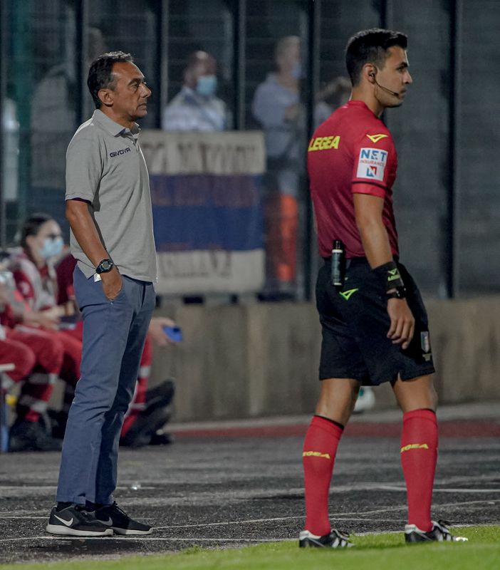 Luca Prina osserva i suoi tigrotti (foto Marco Giussani)