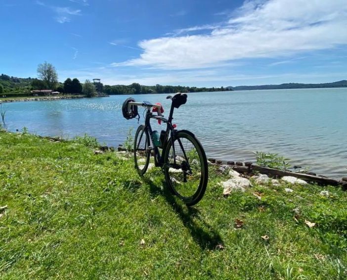 Pedalata serale intorno al lago di Varese