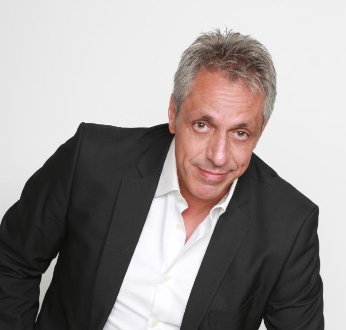 Max Pisu torna a teatro (anche a Legnano) con tre spettacoli