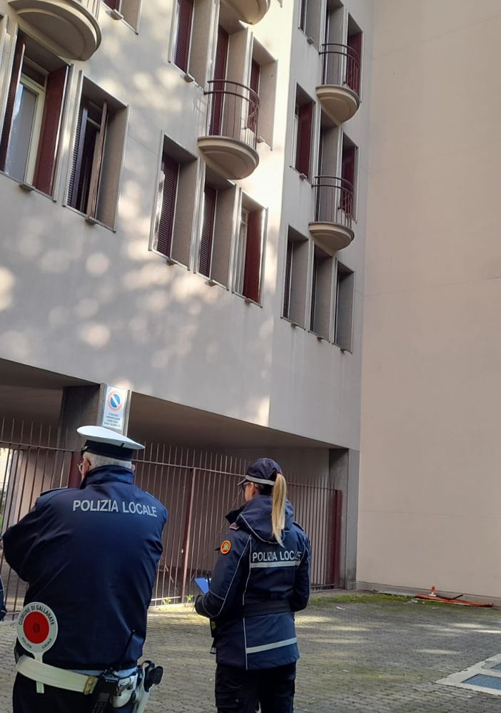 Condominio di via Torino 8, a Gallarate: trovati due abusivi, irregolari in Italia